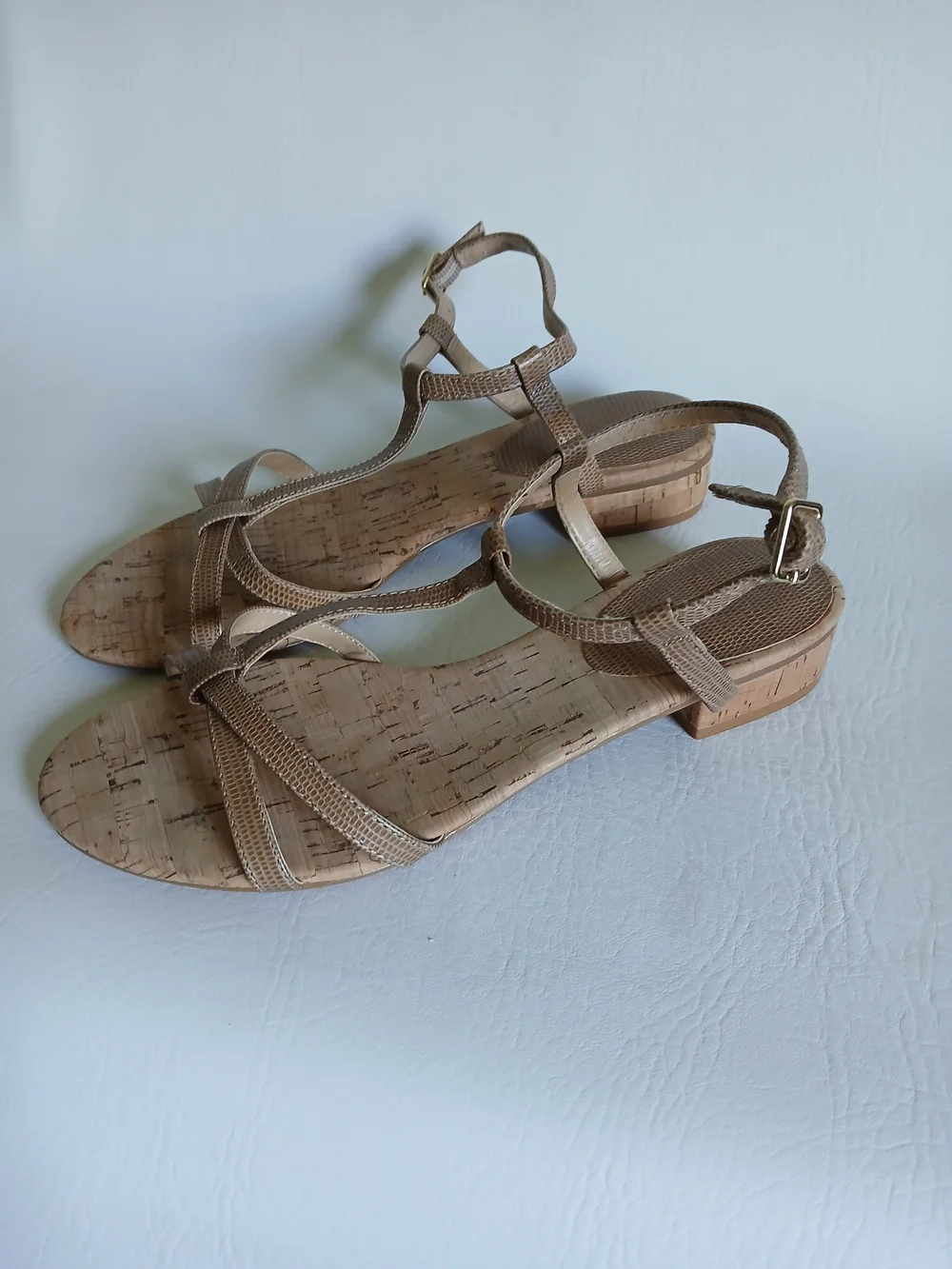 Talbots Tan Cork T-Strap Sandals Flat Heel Sz7.5M Size Buckle